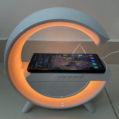 🎶✨ Parlante Lámpara G RGB – 4 en 1: Luz, Cargador, Radio FM y Bluetooth
